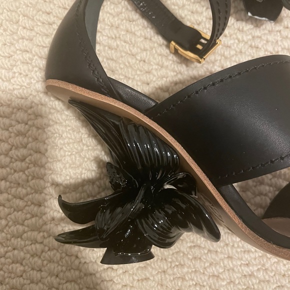 Alexander McQueen Black No.13 Flower Wedge Sandal - Picture 8 of 9